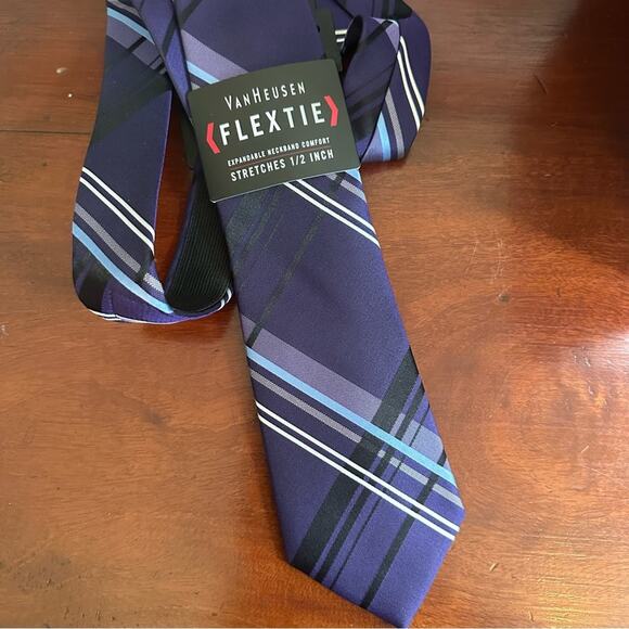 Van Heusen 100% Silk FLEXTIE Neck tie NWT NEW Purple Plaid Classic Work Career - Picture 5 of 13